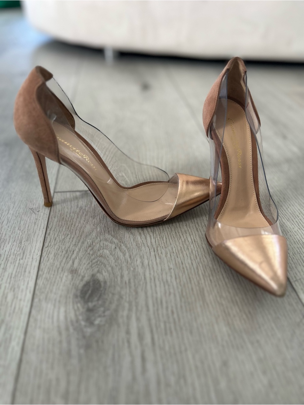 Gianvito Rossi Metallic Rose Gold Metallic Leather Pointed-Toe Stilettos. Size 6